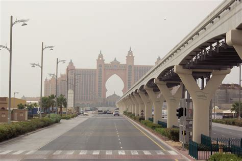 Palm Jumeirah Monorail (Dubai, 2009) | Structurae