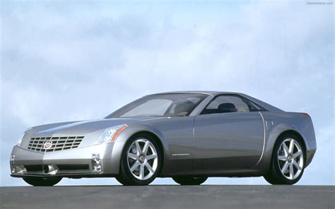 Cadillac Evoq Concept Widescreen Exotic Car Picture #07 of 22 : Diesel Station