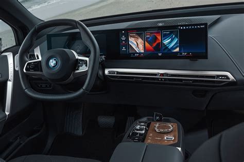 BMW X3 G45: Erlkönig-Fotos zeigen großen iDrive-Controller