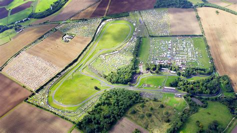 Circuit Layouts at Cadwell Park