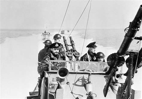 A Royal Navy Motor Torpedo Boat with dual twin Lewis guns, 1940. Salty Dogs, E Boat, Fast Boats ...