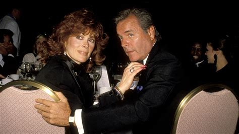 'Hart to Hart' star Robert Wagner seen with co-star, wife Jill St. John ...