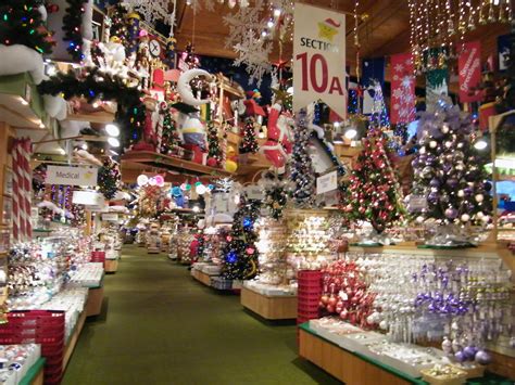 frankenmuth, michigan, bonners christmas shop.the size of 6 football fields . christmas shopping ...