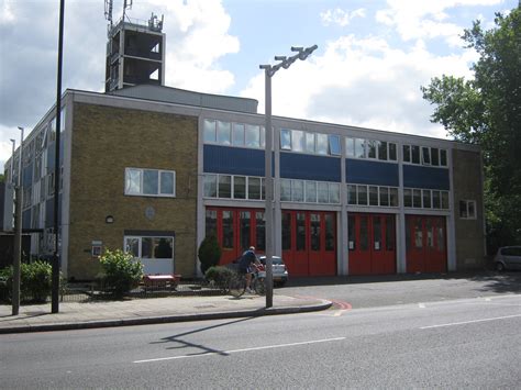 LFB WANDSWORTH FIRE STATION | 45 west hill wandsworth sw18 1… | Flickr