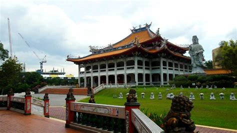 Kong Meng San Phor Kark See Monastery, Singapore | Yidian Cheow | Flickr