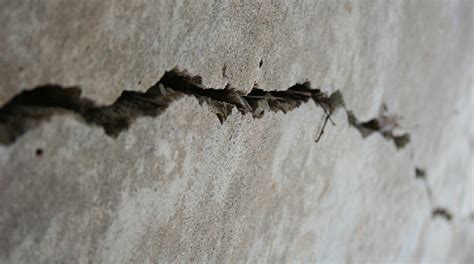 Types Of Foundation Cracks Found In Kansas City Homes | MPI