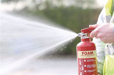 Compact Foam Fire Extinguisher | Seton UK