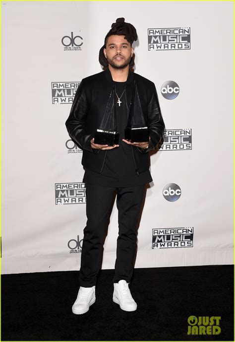 The Weeknd Sets the AMAs 2015 on Fire with 'The Hills' (Video): Photo 3515277 | 2015 American ...