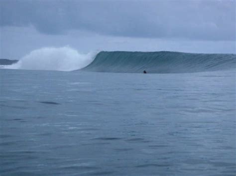 Surfing in Bocas del Toro - Unstoppable Family