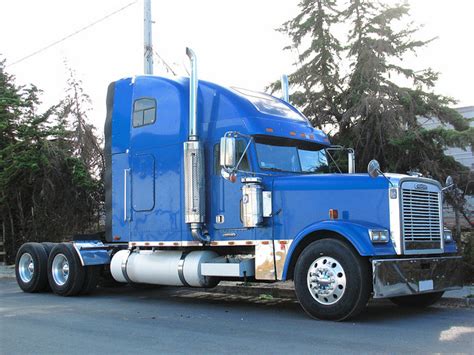 Freightliner FLD132 Classic XL: Photos, Reviews, News, Specs, Buy car