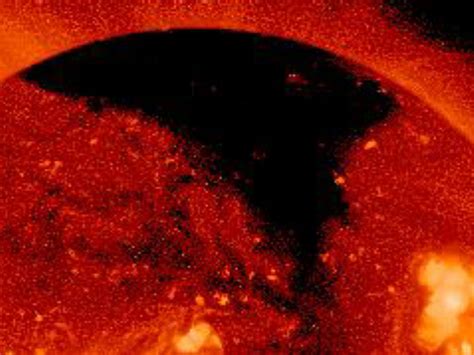 NASA Finds Enormous “Coronal Hole” In The Sun, Should We Worry? – Sick Chirpse