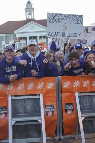 Photos: Best signs from ESPN College GameDay at JMU | Multimedia ...