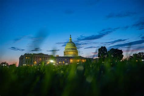 Capitol Building. United States Capitol Building at Night, Washington ...