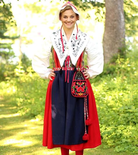 Ål, Dalarna, Sweden | National clothes, Traditional outfits, Folk costume