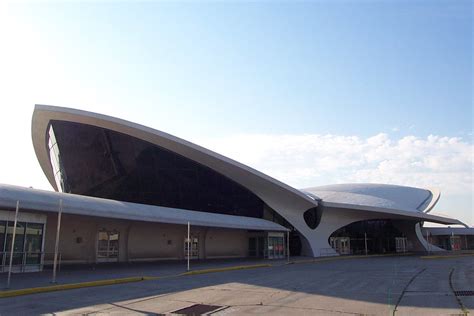 Exterior: Eero Saarinen's abandoned TWA Terminal, JFK Airp… | Flickr