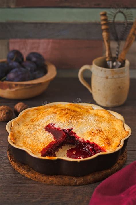 Autumn Red Fruit Pie in Rustic Decor Stock Photo - Image of berries, table: 161532652