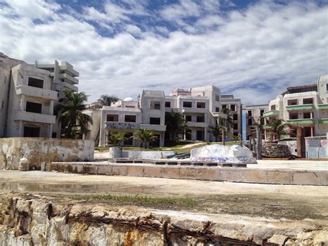 Modern Day Ruins: El Pueblito Beach Resort, Cancun