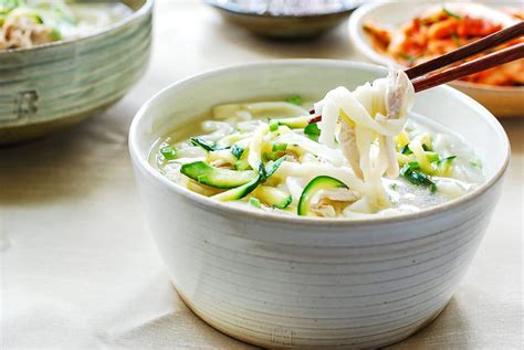 Dak Kalguksu (Chicken Noodle Soup) | Tomas Rosprim