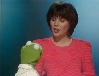 Linda with Kermitt the Frog! | Linda ronstadt, Linda, Singer