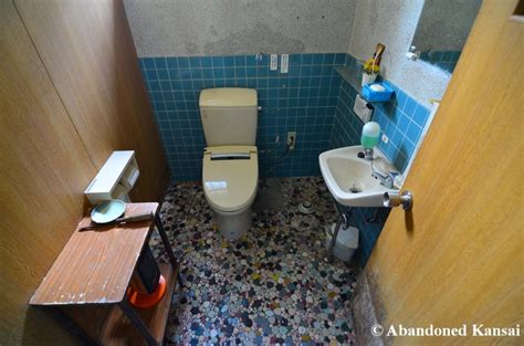 Japanese Restaurant Toilet | Abandoned Kansai