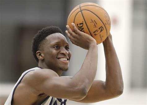 Pacers' Victor Oladipo won't play in bubble due to re-injury risk