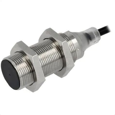 Omron Connectors For Proximity Sensor Accuracy: 30 Mm at Best Price in ...