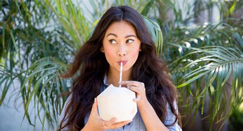 Benefits of Coconut Water | Thrive Market