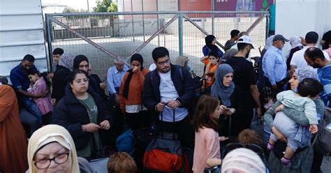 U.S. Citizens Fleeing Gaza Say the Border Crossing Is Still Closed ...