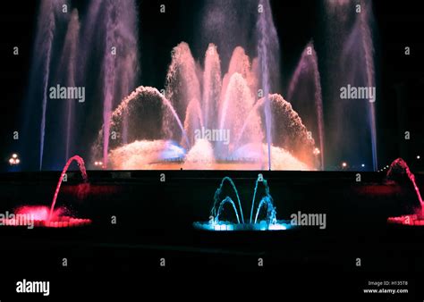 Fountain At Night Stock Photo - Alamy