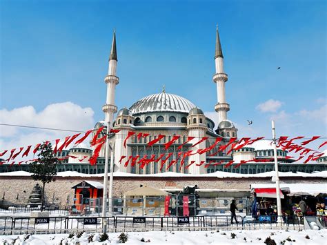 10 Awesome Reasons to Spend Winter in Istanbul (2024) — Mog and Dog Travels