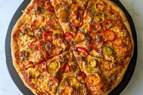 Spicy Sausage and Pepper Pizza (Pizza of the Month, August 2022) • The ...