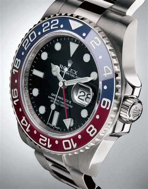 Comparing the Rolex Submariner to the GMT-Master II