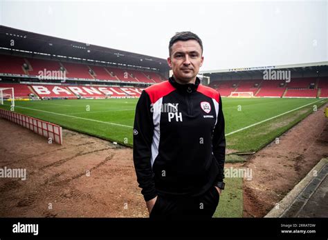 Barnsley fc hi-res stock photography and images - Alamy