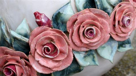 YouTube | Polymer clay flowers, Pottery art, Ceramic flowers