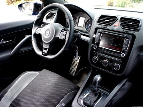 VW Scirocco R defines the hot hatch (pictures) - CNET