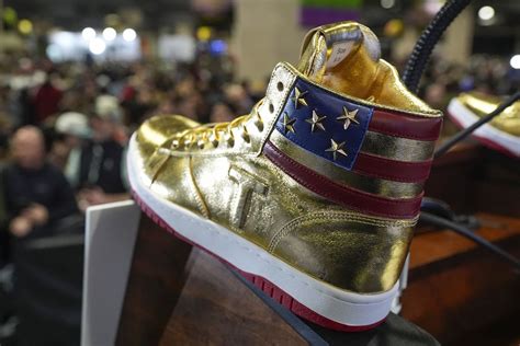 Donald Trump tried to sell $399 shoes at Sneaker Con in Philly. It didn ...