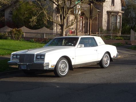 Curbside Classic: 1986 Buick Riviera – GM’s Deadly Sin #1 | Curbside ...