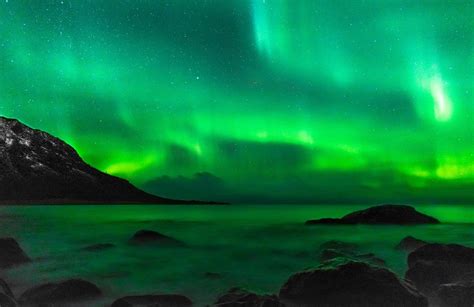 Iceland Northern Lights in March - How to hunt for the Northern Lights