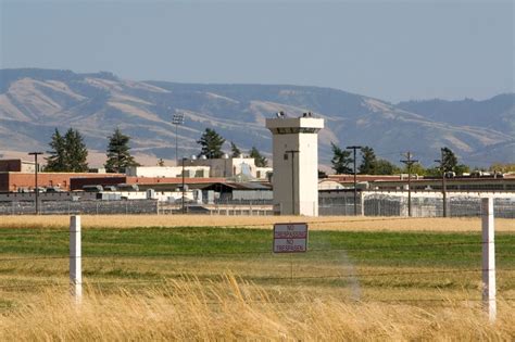 Program would allow Washington prison inmates to work in vineyard ...