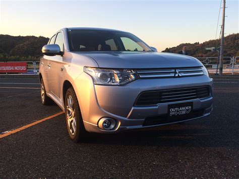 Mitsubishi Outlander PHEV Review | CarAdvice