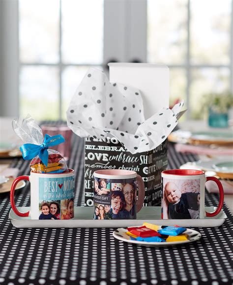 A friendly face to wake up to. Create a personalized mug mom will adore ...