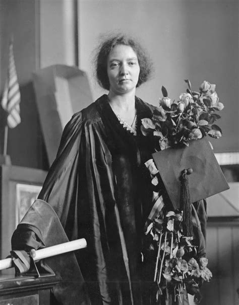 File:Irène Joliot-Curie (1897-1956), 1921crop.jpg - Wikimedia Commons