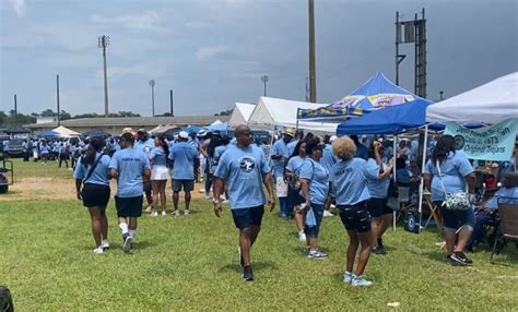 Thousands of alumni attend Ribault High School ‘Come Together Day’ before campus gets demolished ...