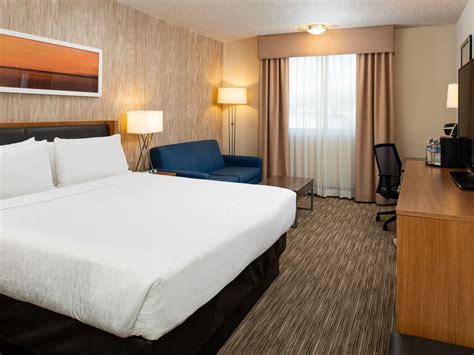 Holiday Inn Express San Francisco-Airport South Guest Room & Suite Options