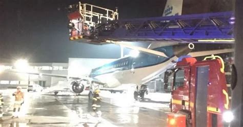 Passengers flee plane at Bristol Airport after fire turns out to be 'optical illusion' - Bath ...