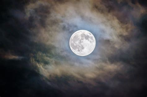 The Best Time To See This Week's 'Super' Harvest Moon In Seattle