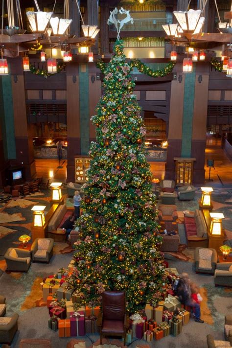 Seven Sparkling Reasons to Stay at the Hotels of the Disneyland Resort This Holiday Season ...