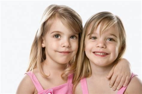 10 Super Interesting Fraternal Twins Facts - Haley's Daily Blog