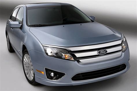 2011 Ford Fusion Hybrid Review, Specs, Pictures, Price & MPG