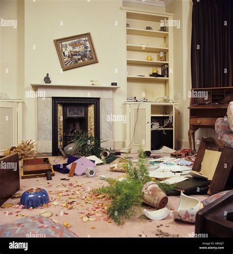 Scene crime following house burglary hi-res stock photography and images - Alamy